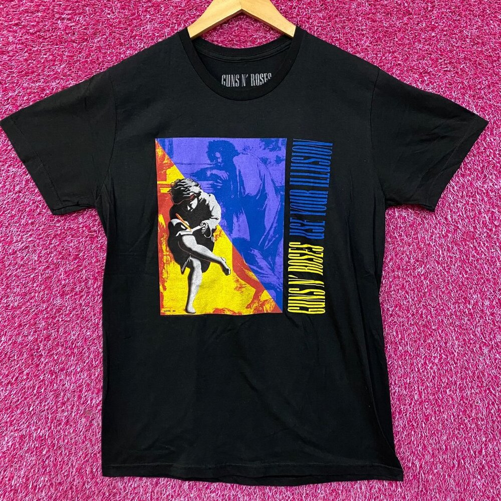 Guns N' Roses' Use Your Illusion Album Art T-Shirt Medium